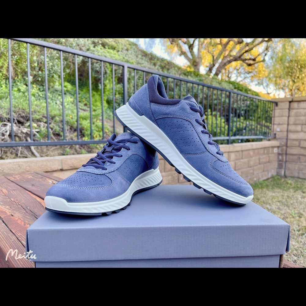 Ecco Blue Sneakers women’s size 9 Euro 40